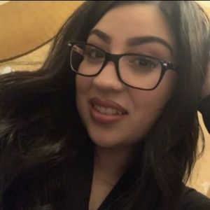 Meet your Posher, Melina